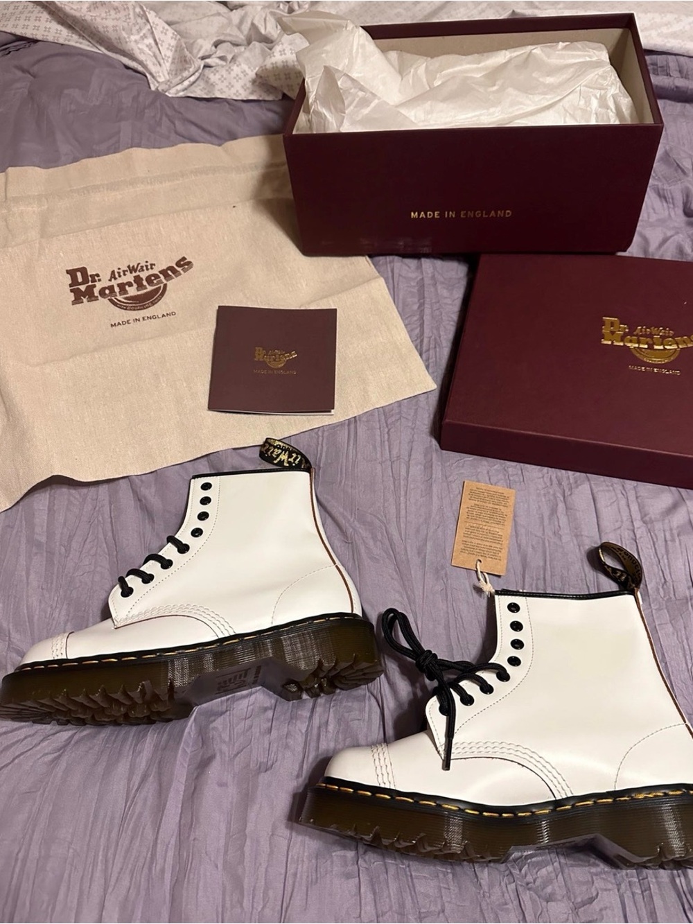 1460 VINTAGE MADE IN ENGLAND LACE UP BOOTS